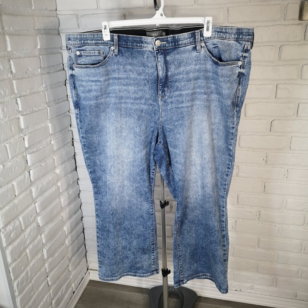 Torrid "Feel the Fit" Ladies Size 28 Straight Leg Acid Wash Blue Jeans